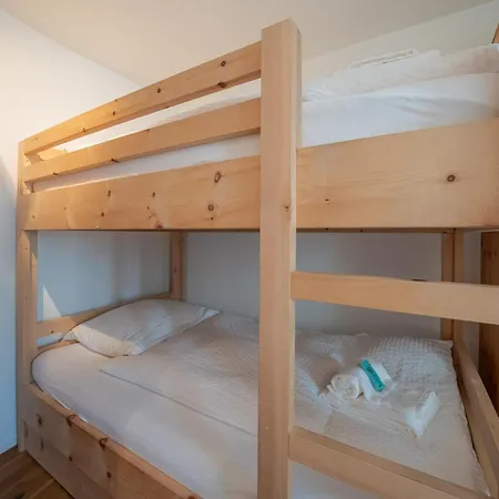 Viktoria A44 By Vacations, Exklusives App Im Zentrum Mit Privater Garage & Panoramablick Apartment *